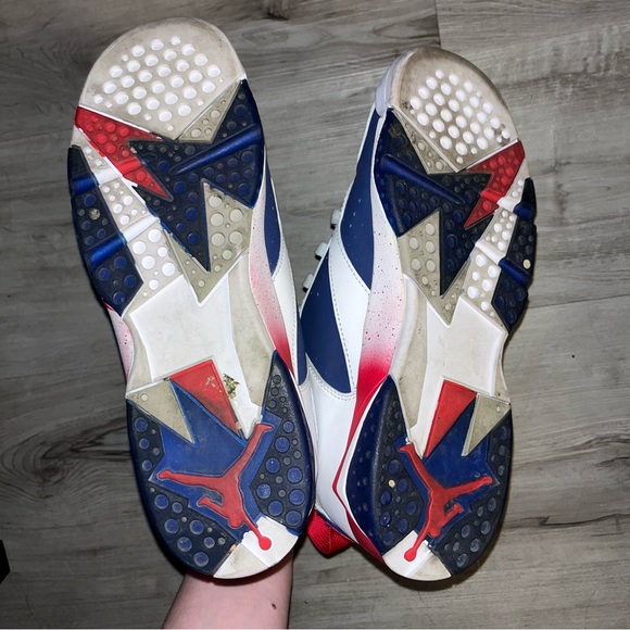 AIR JORDAN VII ALTERNATE 7Y
(Womens 8.5) - Picture 7 of 12